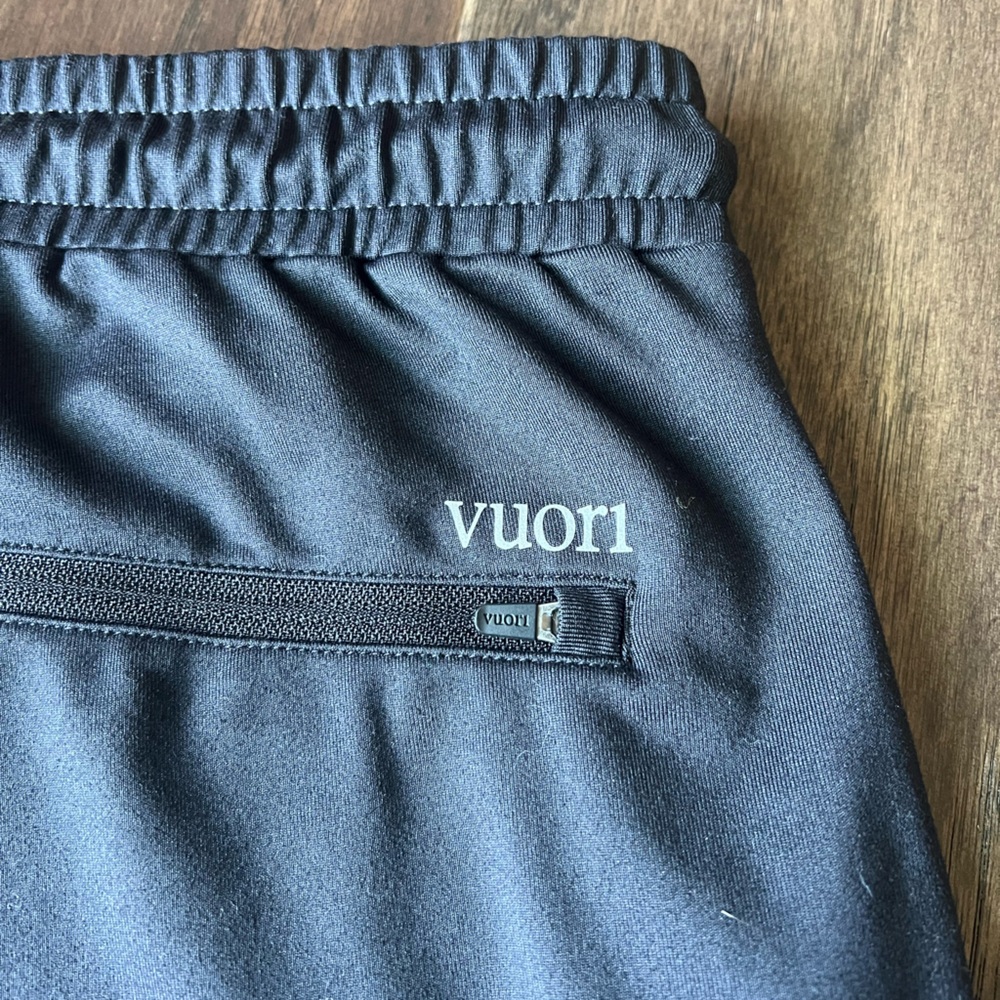 Vuori Joggers - Picture 4 of 4